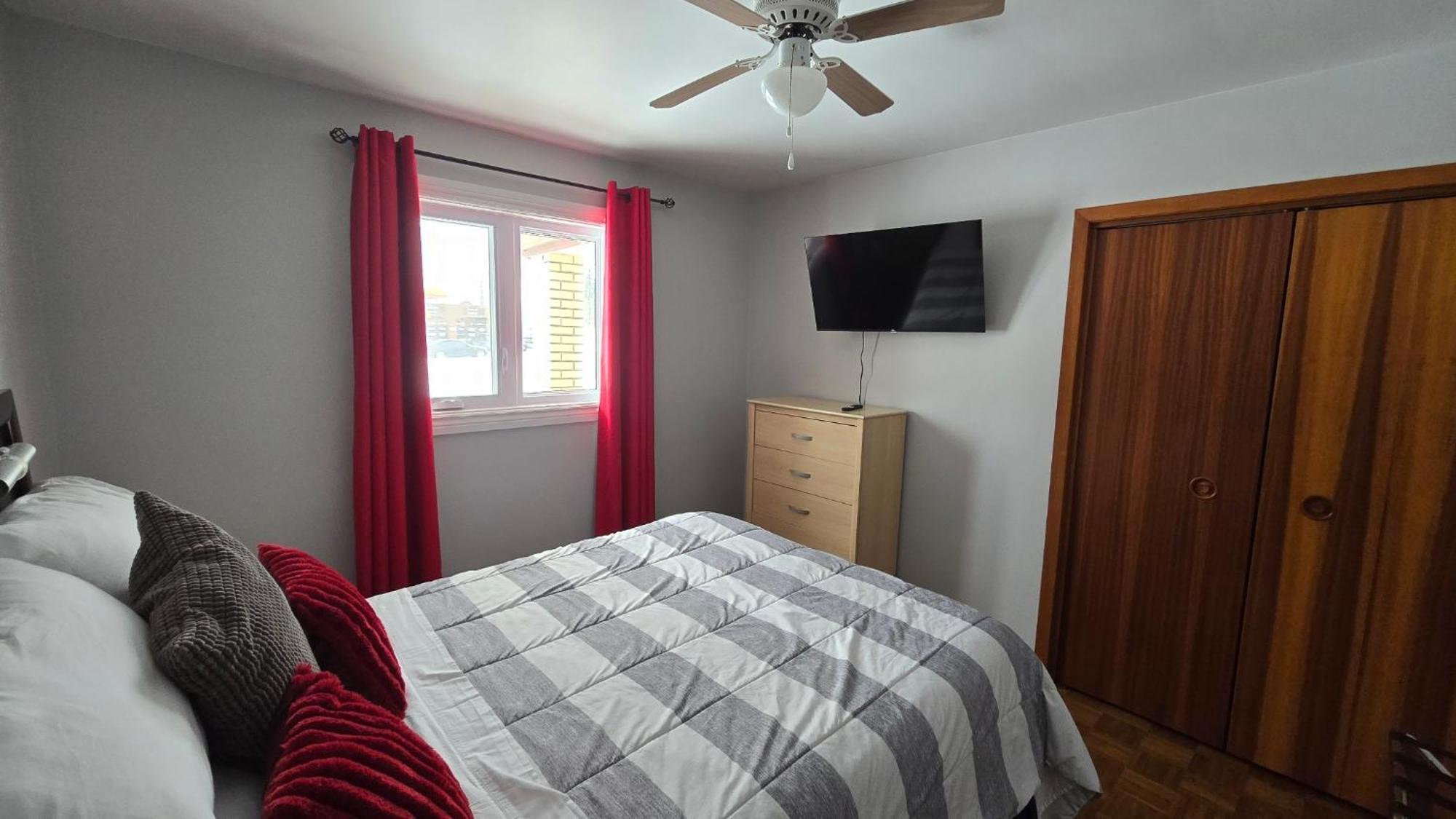 Park Bungalow #4 - Seacliff Beach Suites Leamington Esterno foto