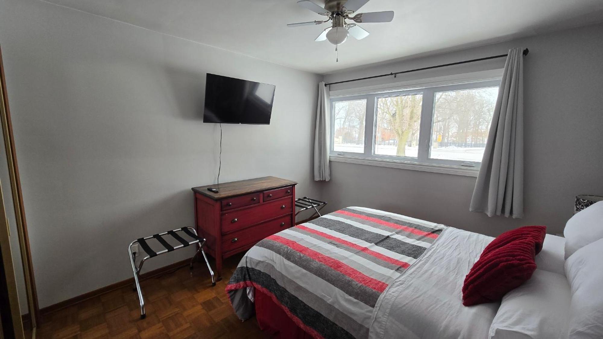 Park Bungalow #4 - Seacliff Beach Suites Leamington Esterno foto